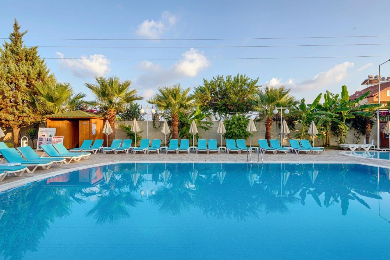 Risus Hotel סייד מראה חיצוני תמונה