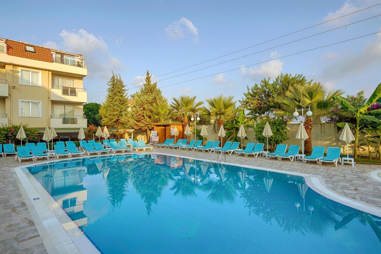 Risus Hotel סייד מראה חיצוני תמונה