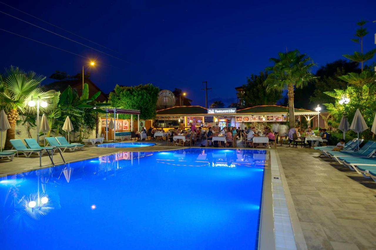 Risus Hotel סייד מראה חיצוני תמונה