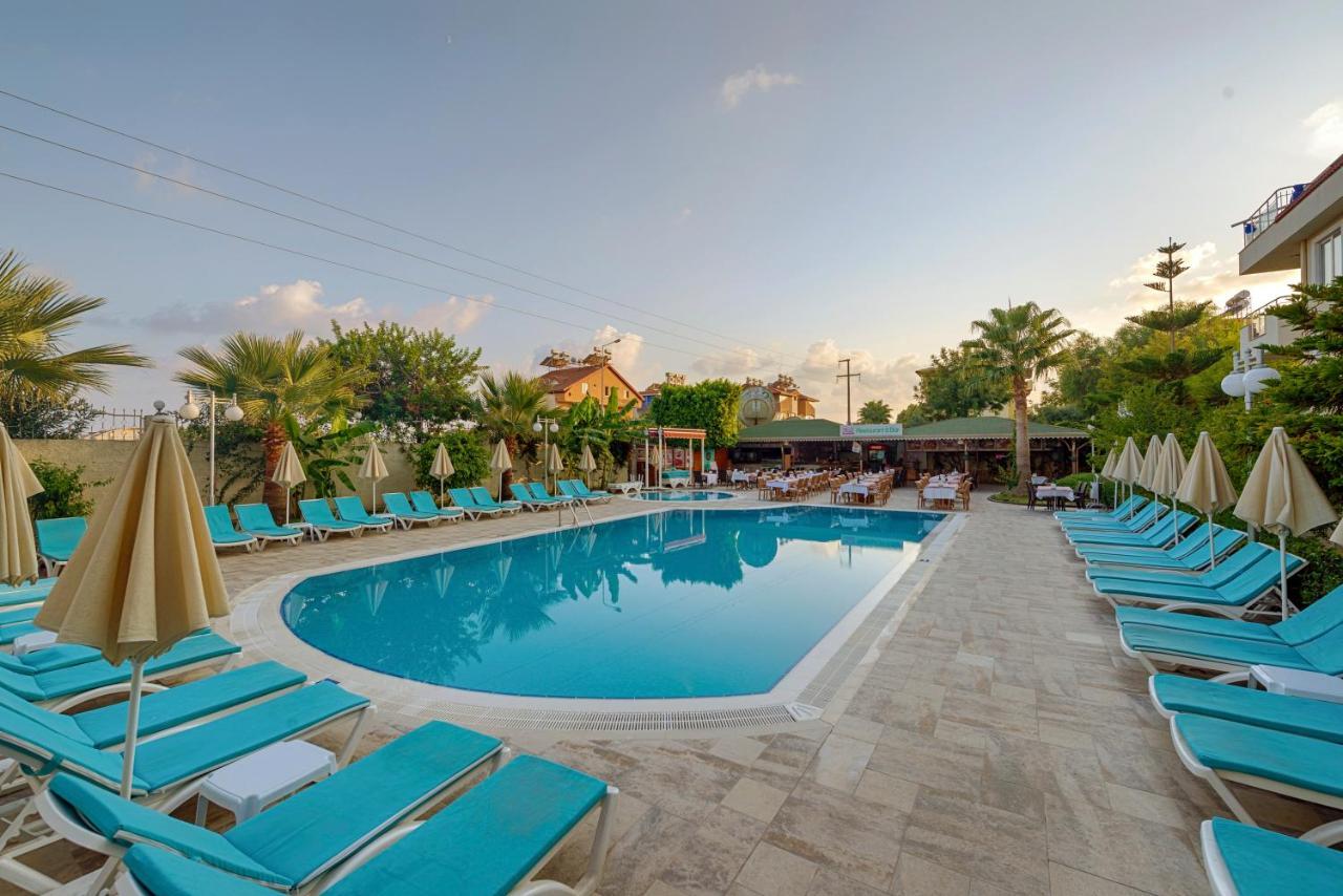 Risus Hotel סייד מראה חיצוני תמונה