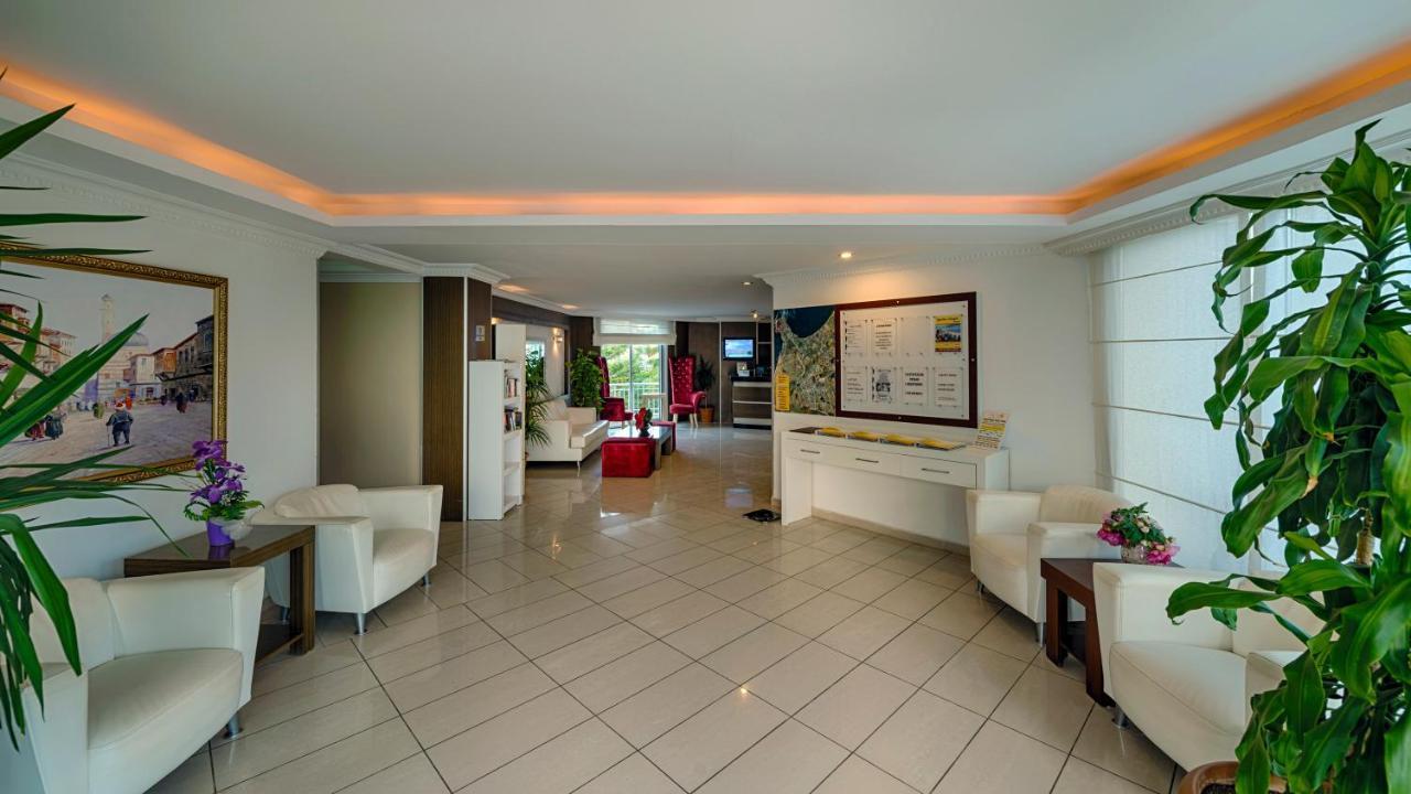 Risus Hotel סייד מראה חיצוני תמונה