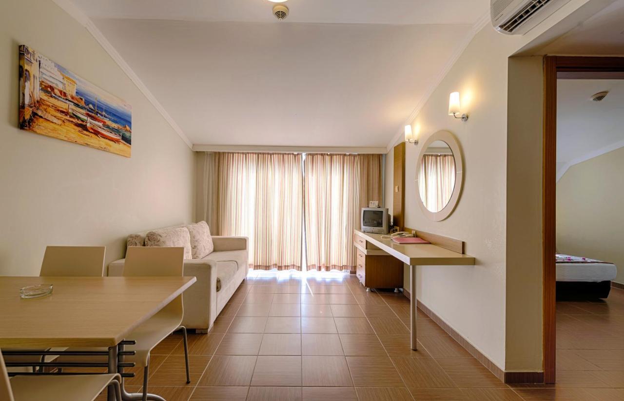 Risus Hotel סייד מראה חיצוני תמונה