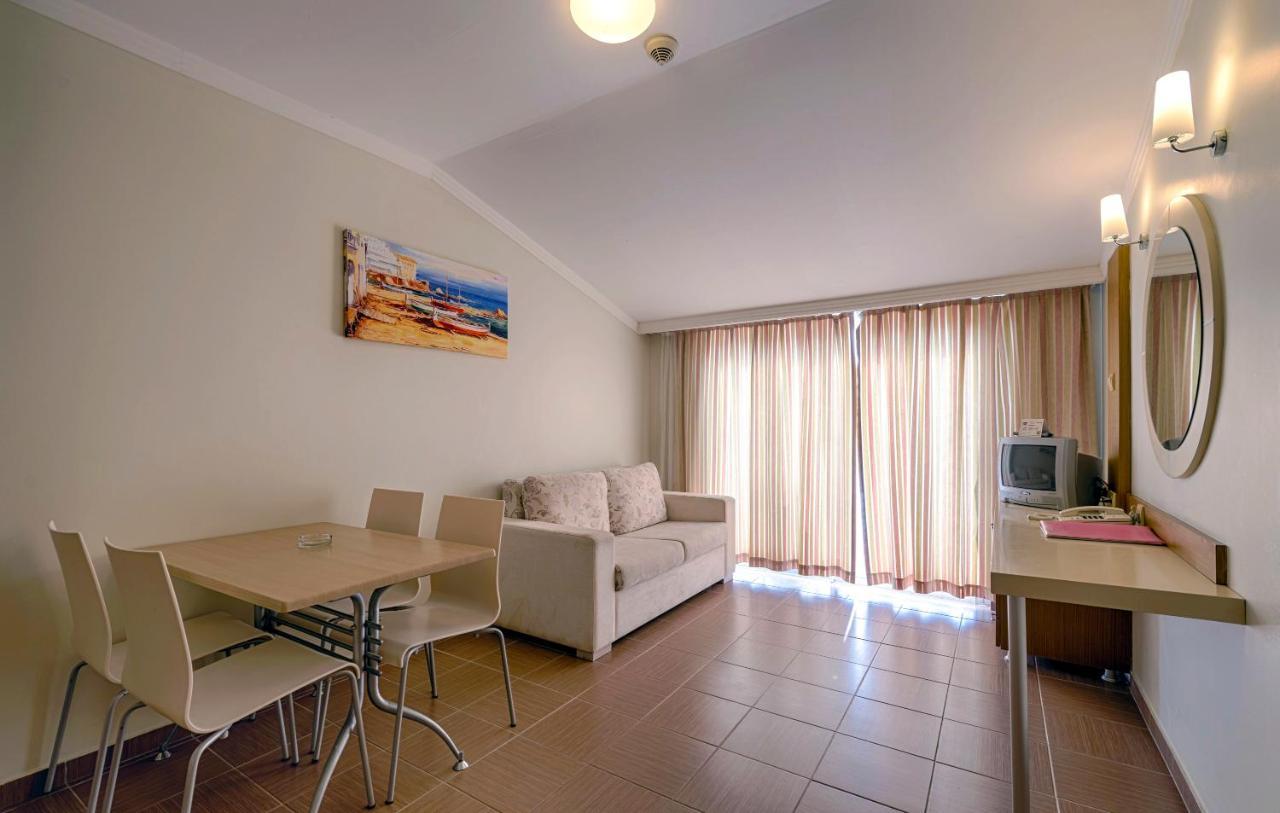 Risus Hotel סייד מראה חיצוני תמונה