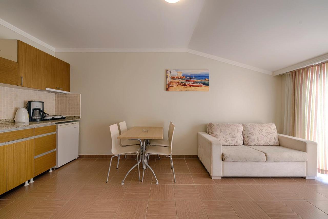 Risus Hotel סייד מראה חיצוני תמונה