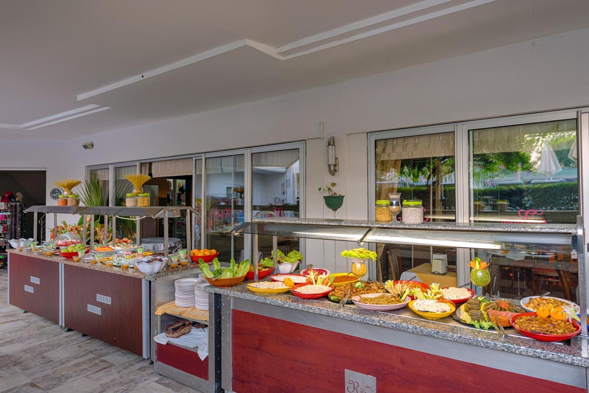 Risus Hotel סייד מראה חיצוני תמונה