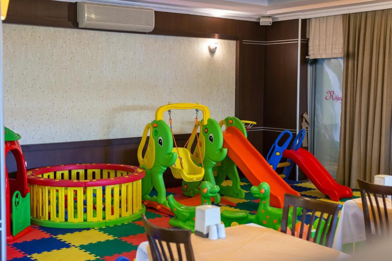 Risus Hotel סייד מראה חיצוני תמונה