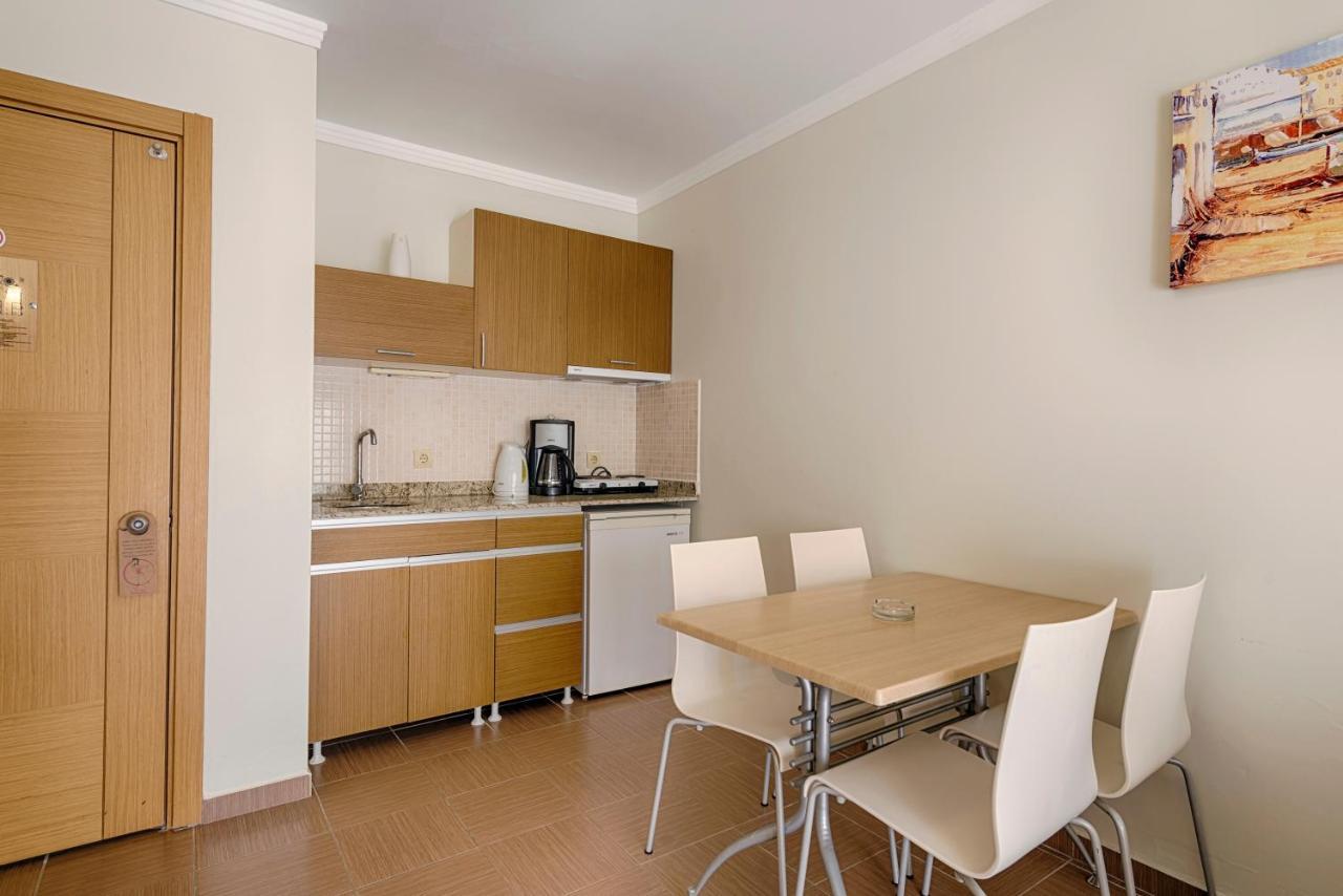 Risus Hotel סייד מראה חיצוני תמונה