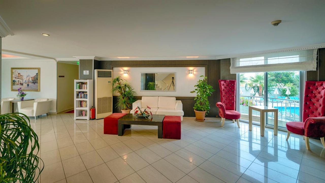 Risus Hotel סייד מראה חיצוני תמונה