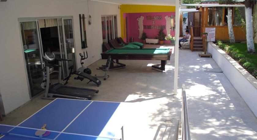 Risus Hotel סייד מראה חיצוני תמונה