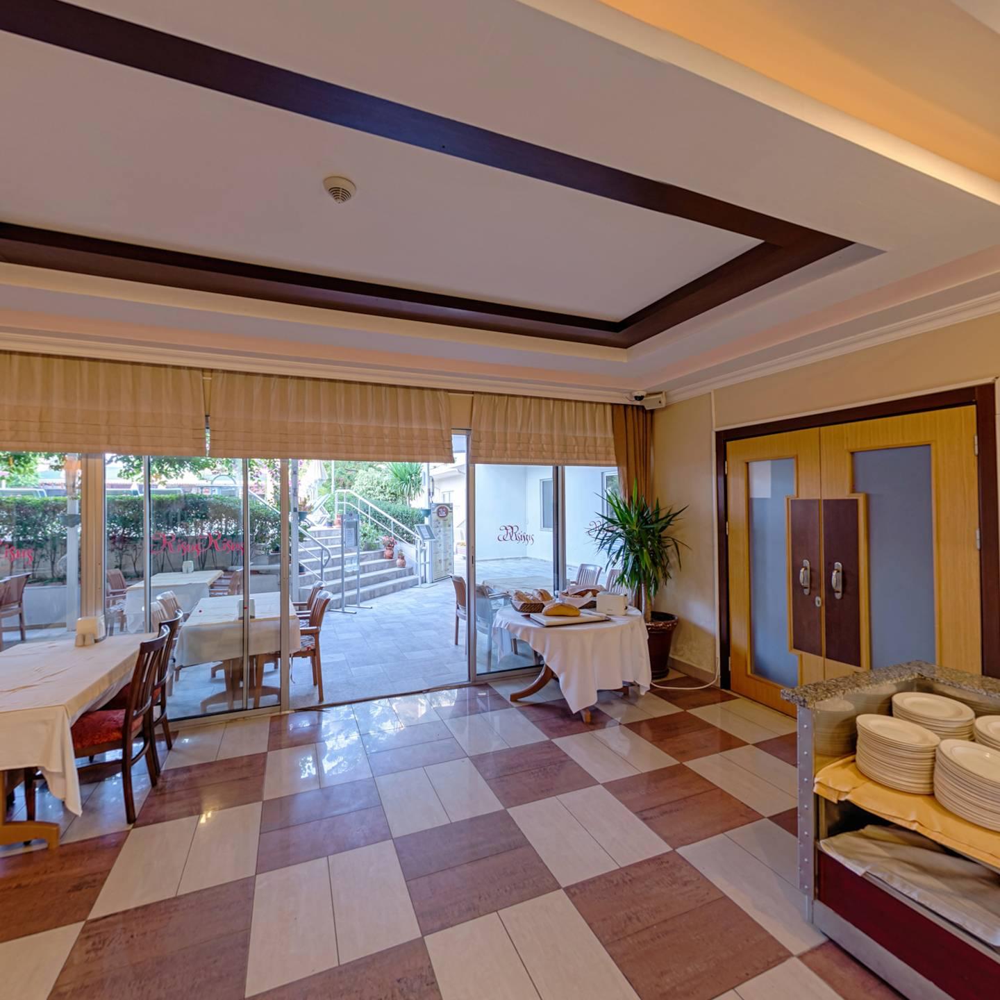 Risus Hotel סייד מראה חיצוני תמונה