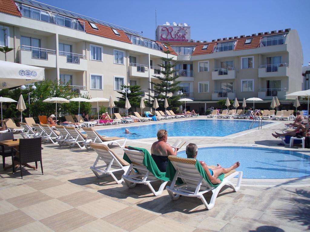 Risus Hotel סייד מראה חיצוני תמונה