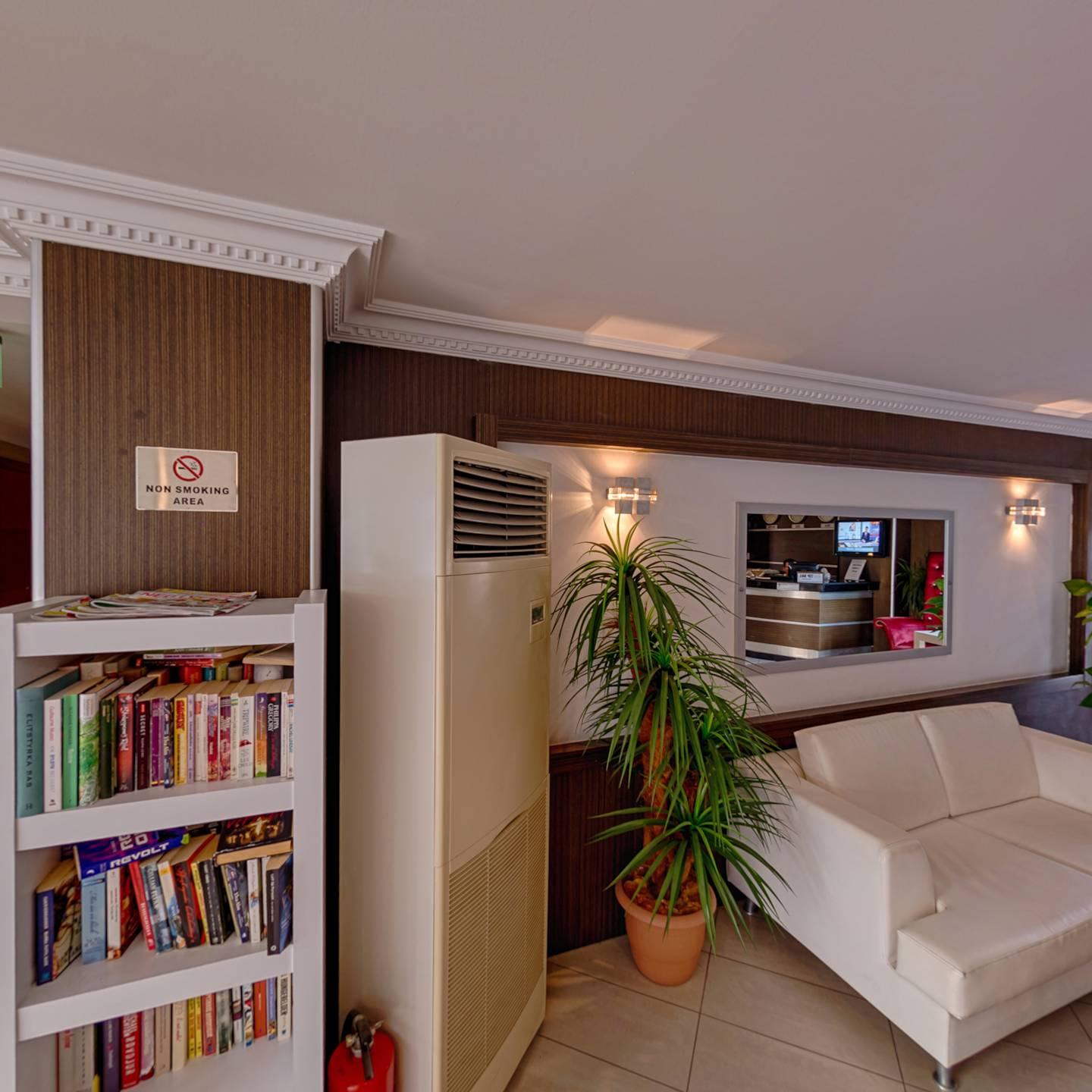Risus Hotel סייד מראה חיצוני תמונה