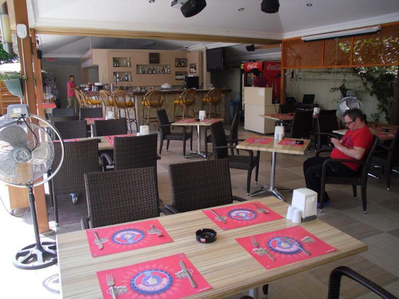 Risus Hotel סייד מראה חיצוני תמונה