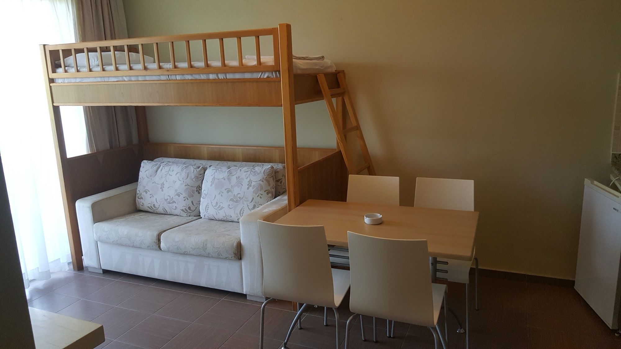 Risus Hotel סייד מראה חיצוני תמונה